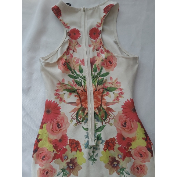 Floral Forever 21 dress - Picture 5 of 6